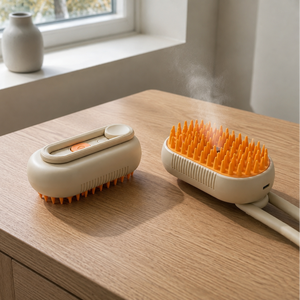VachtBooster 3-in-1 borstel met koele nevel